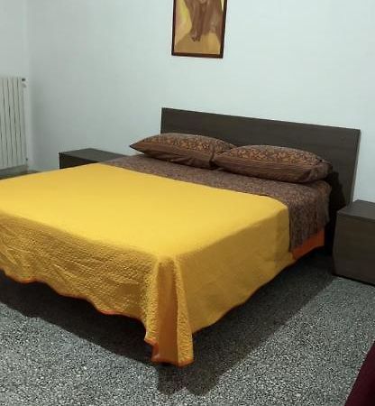 Handy San Benedetto Appartement Brindisi Buitenkant foto